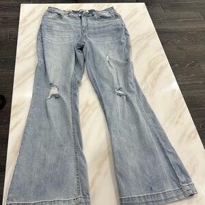Vigors High Rise flare jeans! Never worn. You can dress them up or down.